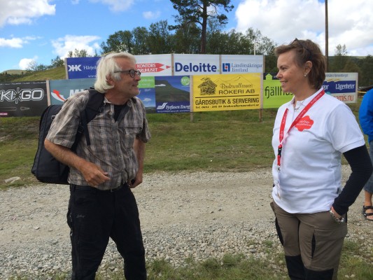 En Fjällvägenfotograf och en Fjällvägenambassadör i samspråk om livet i stort.